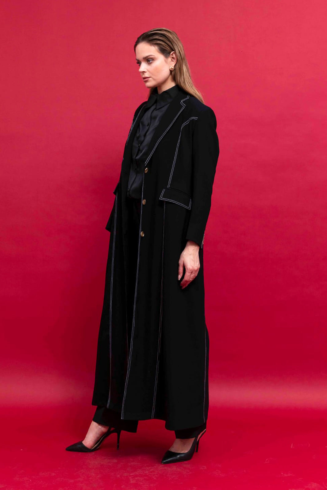 Women's Tailored Black Blazer : Side view