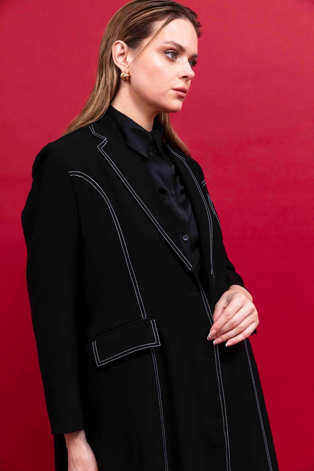 Women's Tailored Black Blazer : Side view