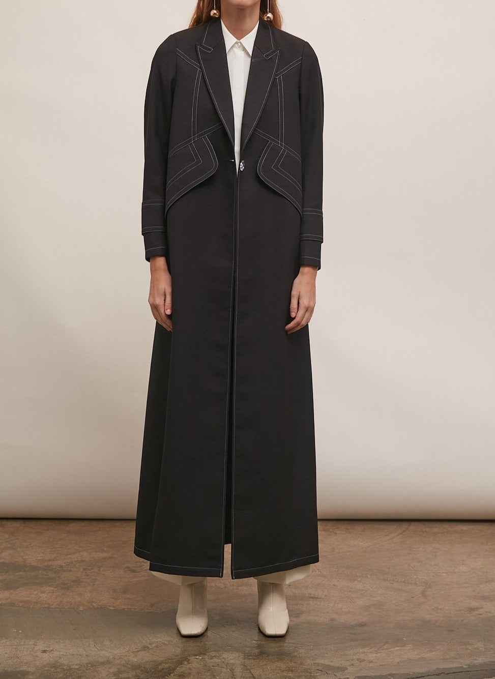 Women's Black Pocket Stitched Blazer : Front view