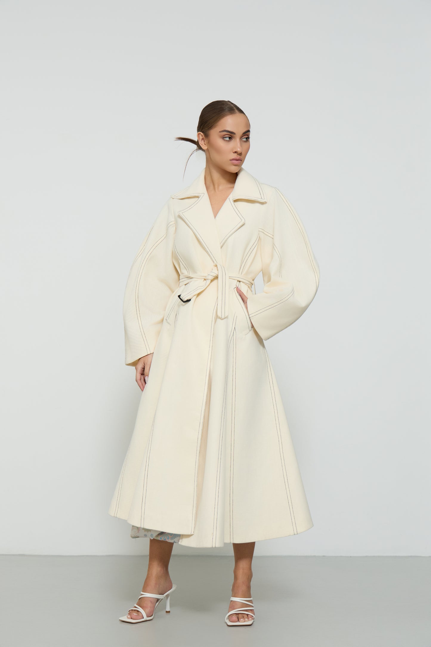 OVERSIZED SLEEVE TRENCH COAT