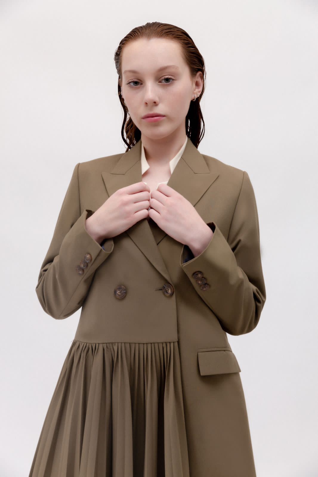 Long Olive Green Plisse Blazer : Front view