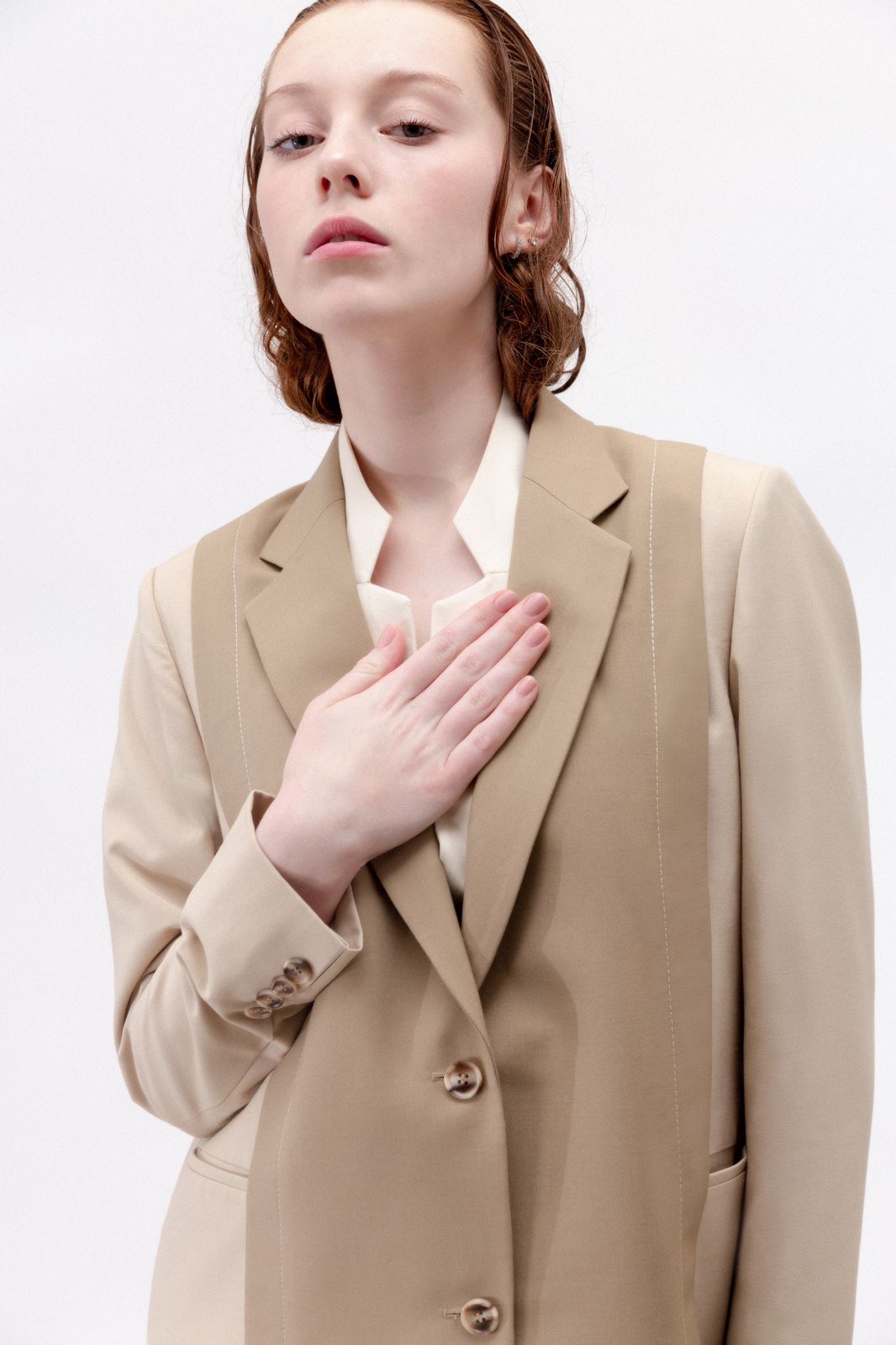Layered 2 Tone Long Blazer : Front view