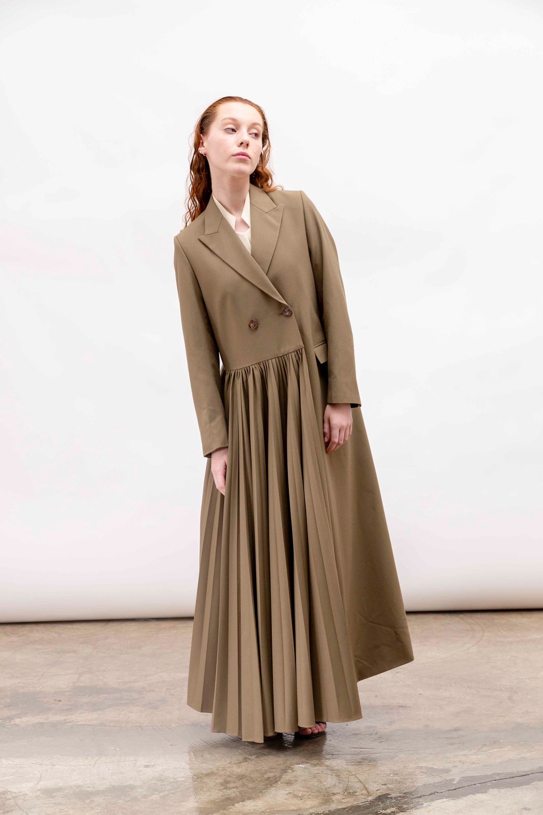 Long Olive Green Plisse Blazer : Front view