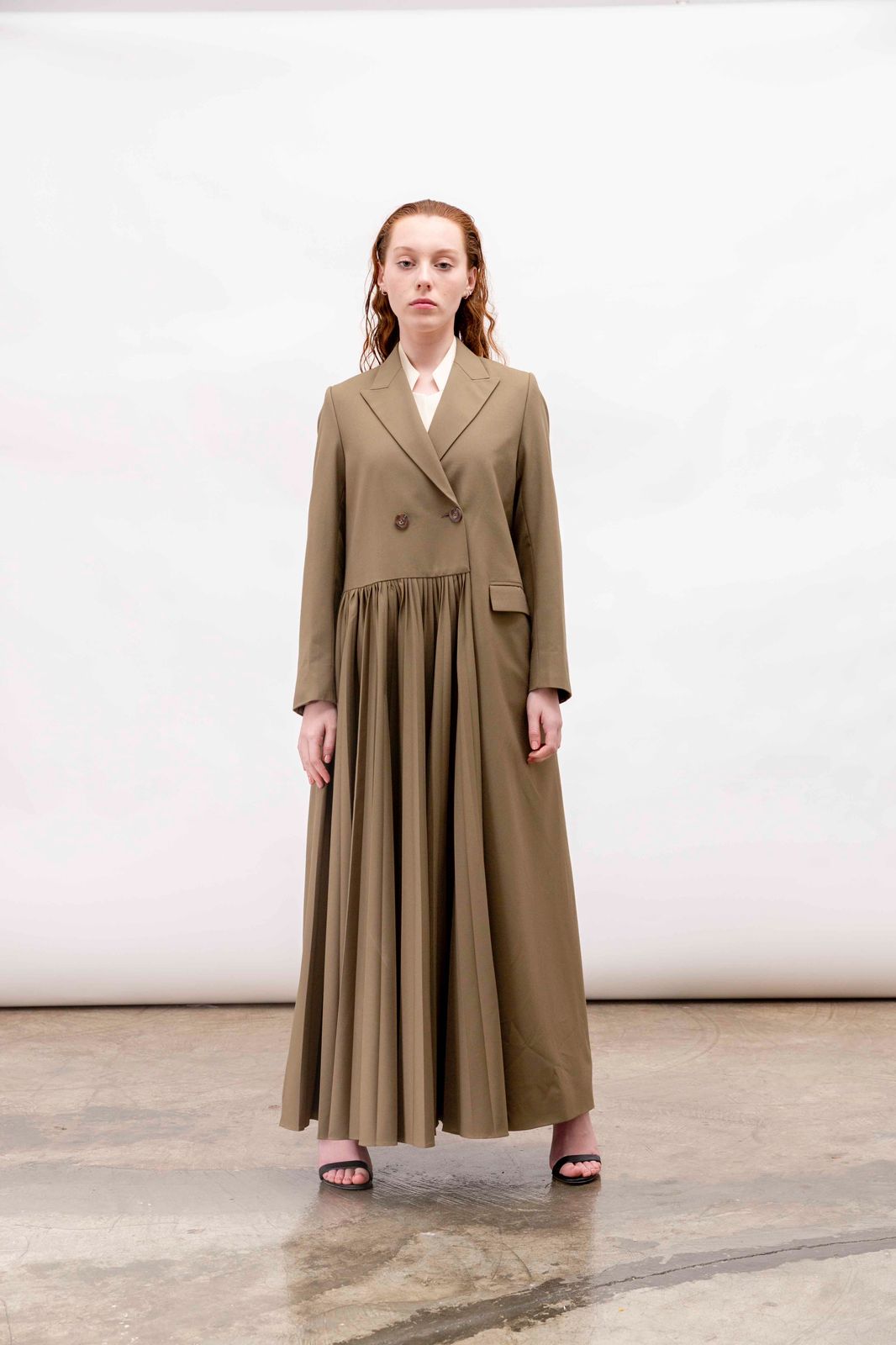 Long Olive Green Plisse Blazer : Front view