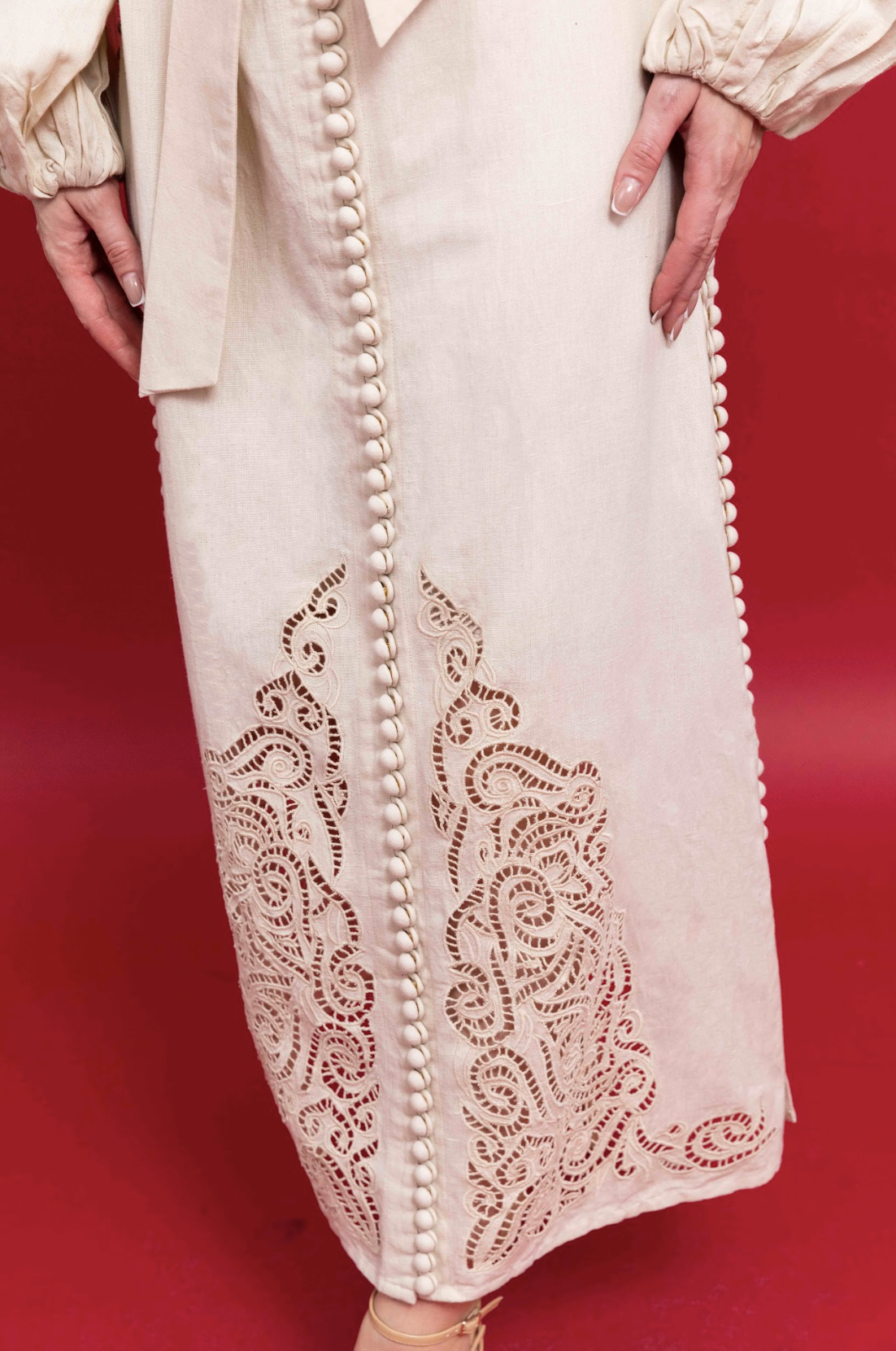 Embroidered Buttoned Kaftan : Front view