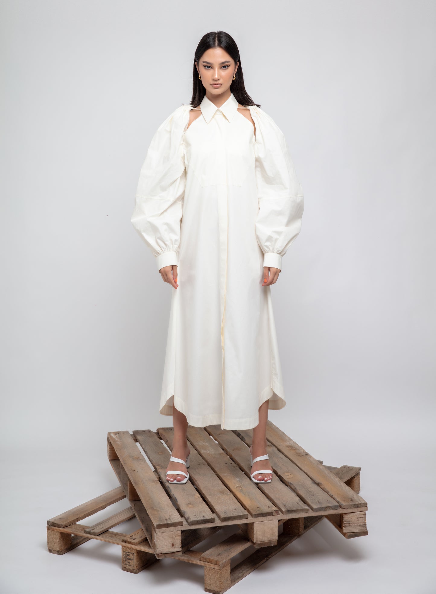 Oversized Sleeve Cotton Dress with Open Shoulders & Belt : Front view