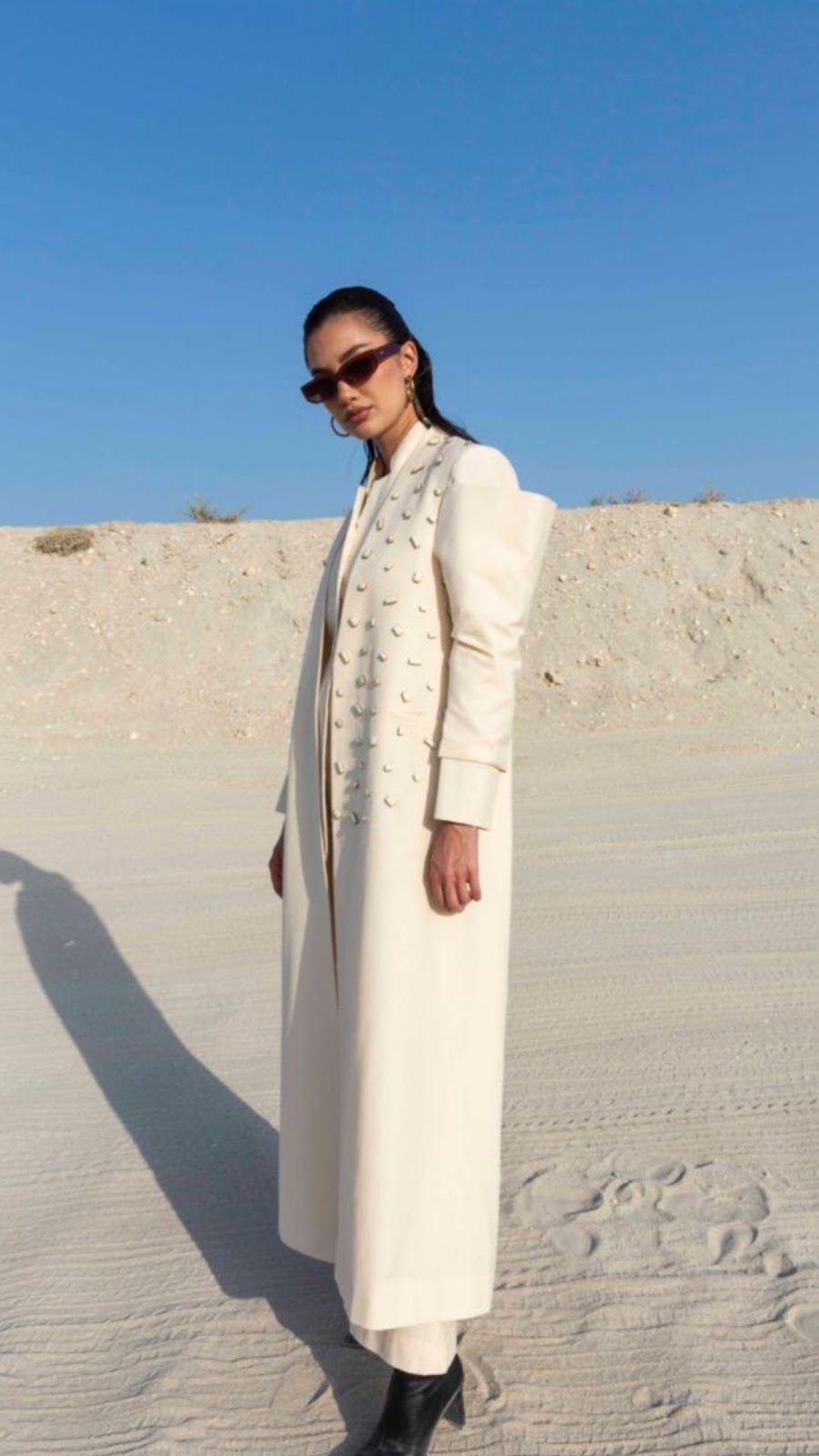 Luxury Women’s Blazer with Crumpled Sleeves and Stones : Side view