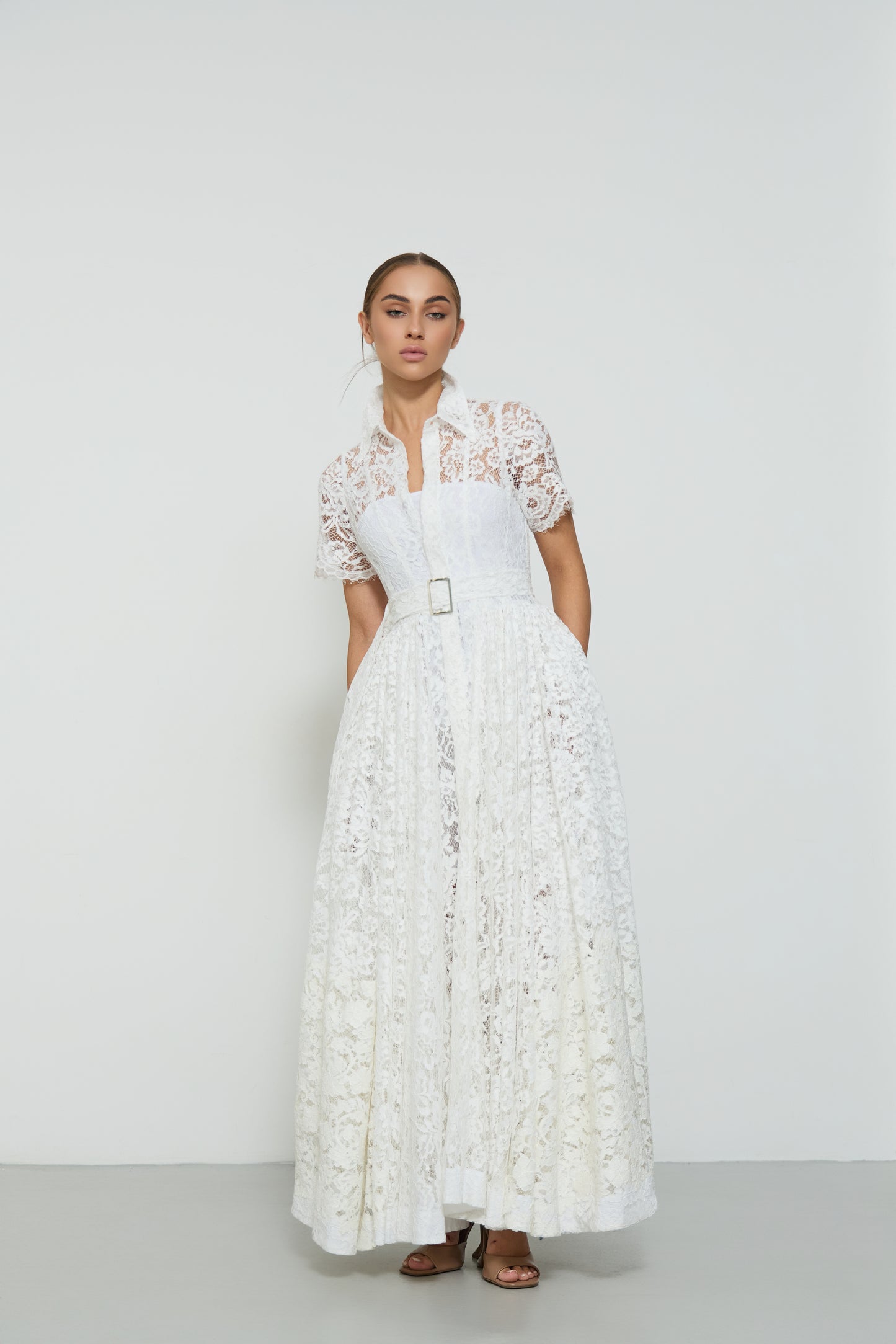 LACE GATHERED BELTED DRESS
