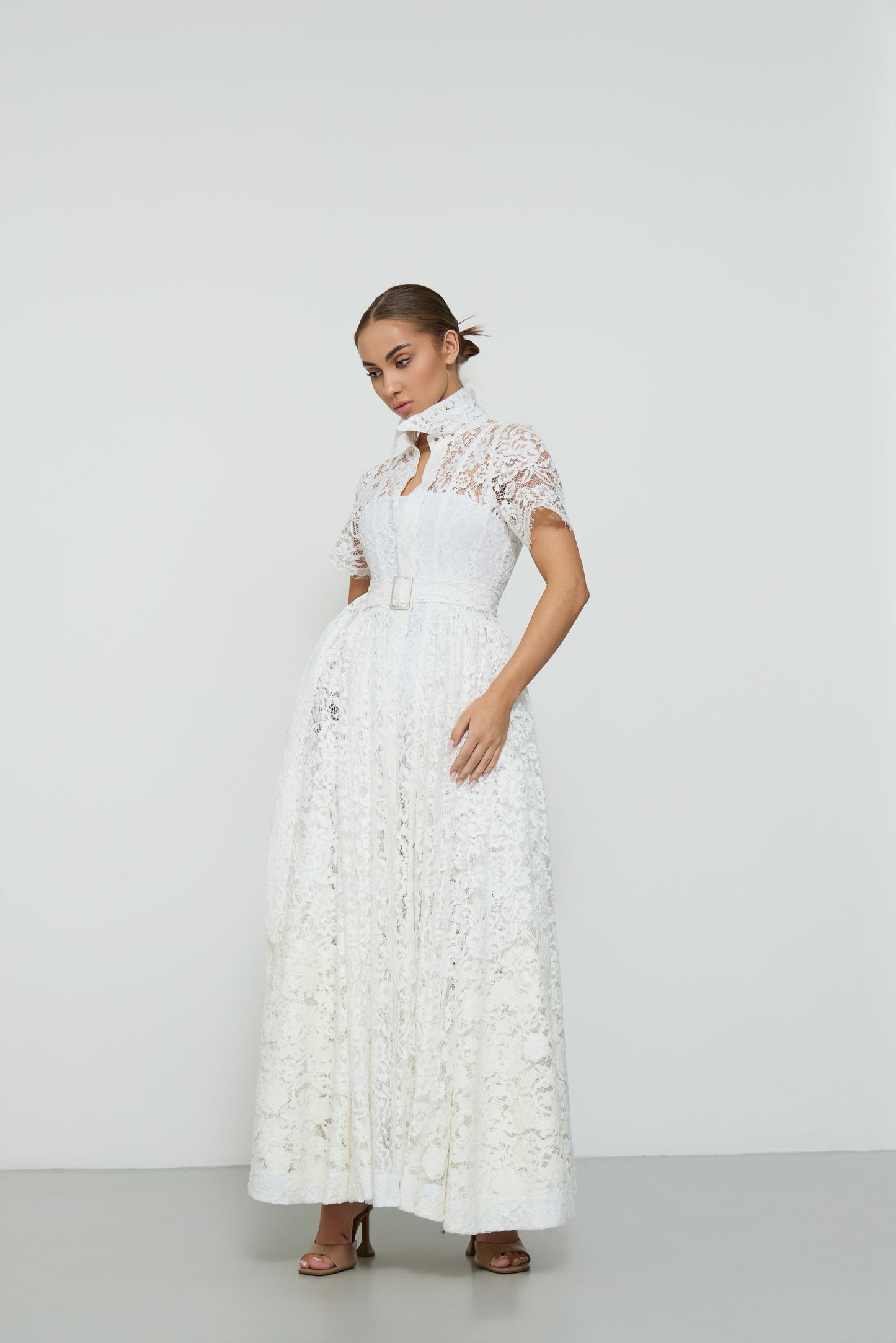 LACE GATHERED BELTED DRESS