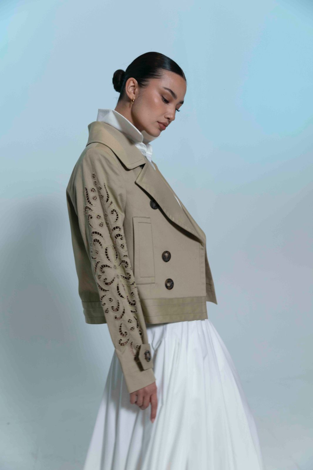 short embroidery trench coat