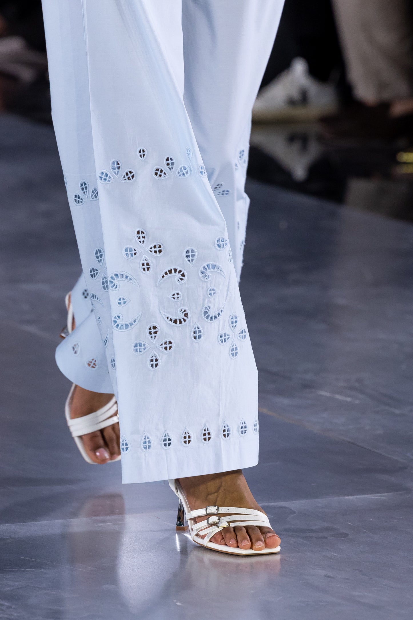 HENNA EMBROIDERY WIDE LEG PANTS