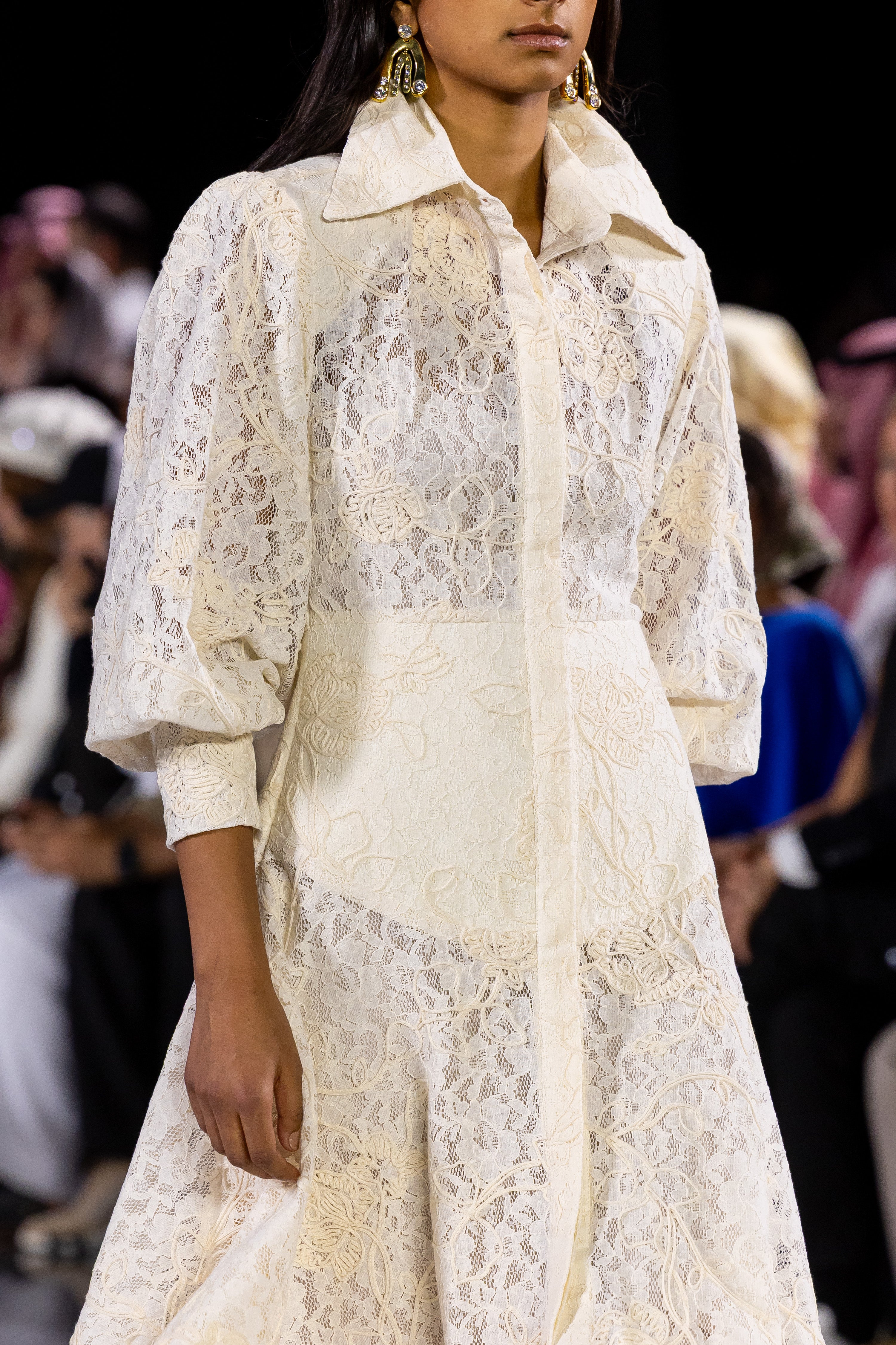 LACE & EMBROIDERY ASSYMETRICAL DRESS – Monaalshebil
